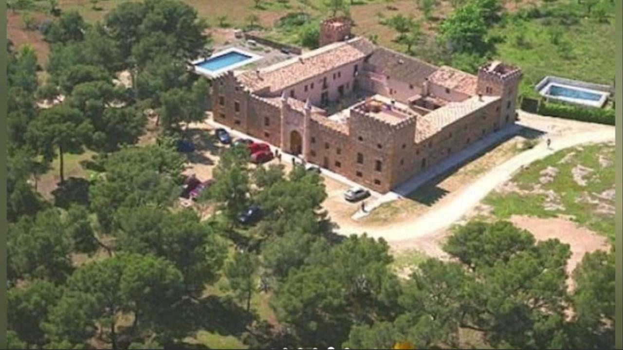 סגורבה Castillo Con Piscina En Plena Sierra Calderona מראה חיצוני תמונה